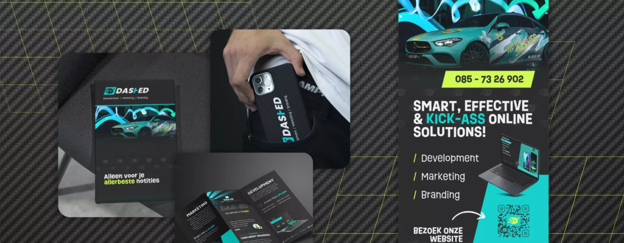 Promotiemateriaal van Dashed, met een auto, telefoonhoesje, brochures en een banner die online oplossingen voor ontwikkeling, marketing en branding aanprijst. Inclusief QR-code en contactnummer.
